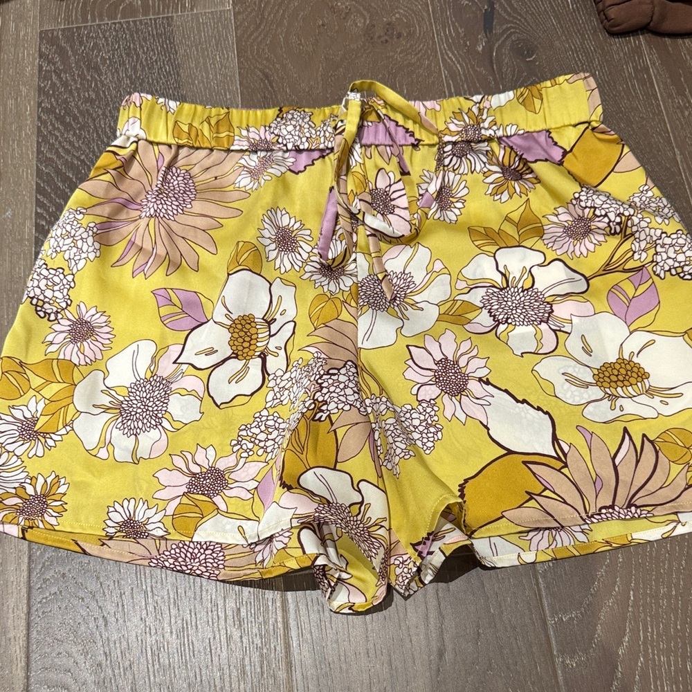 Sunflower Bloom Women's Shorts